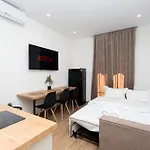 Hephaistion Escape #by Db Apartman